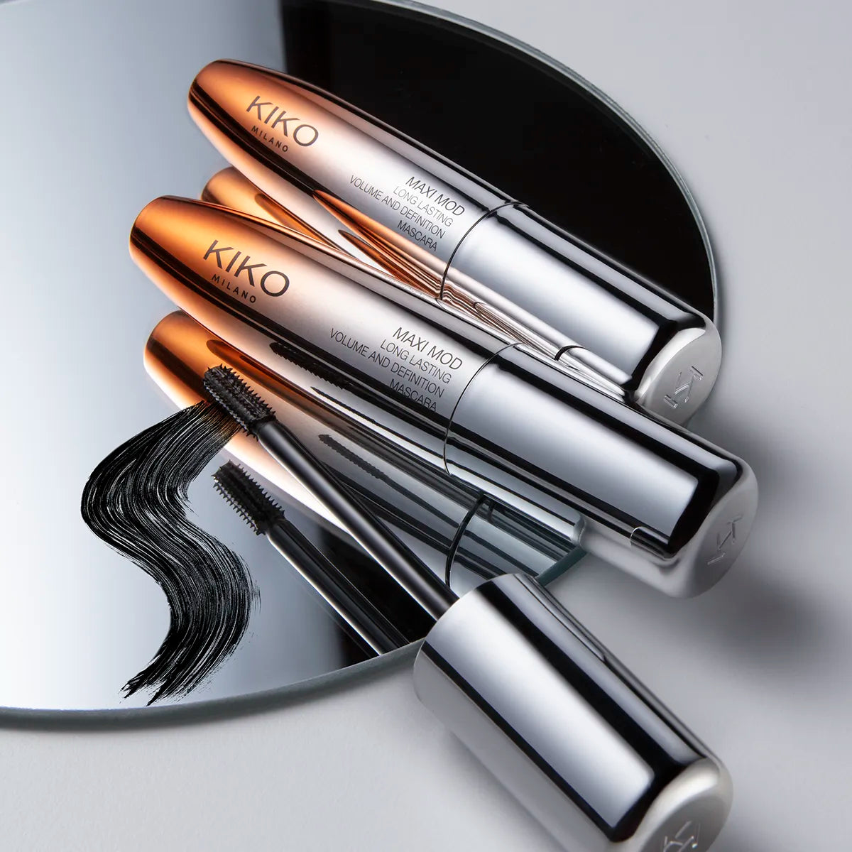 New Maxi Mod Mascara
