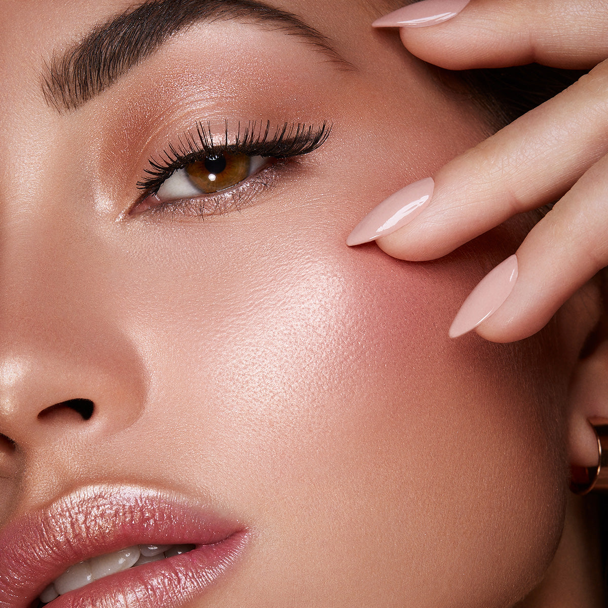 Radiant Touch Bronzing Powder 02